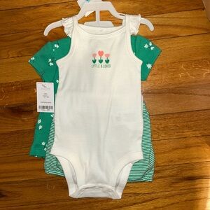 NWT 3 Piece Flower Set